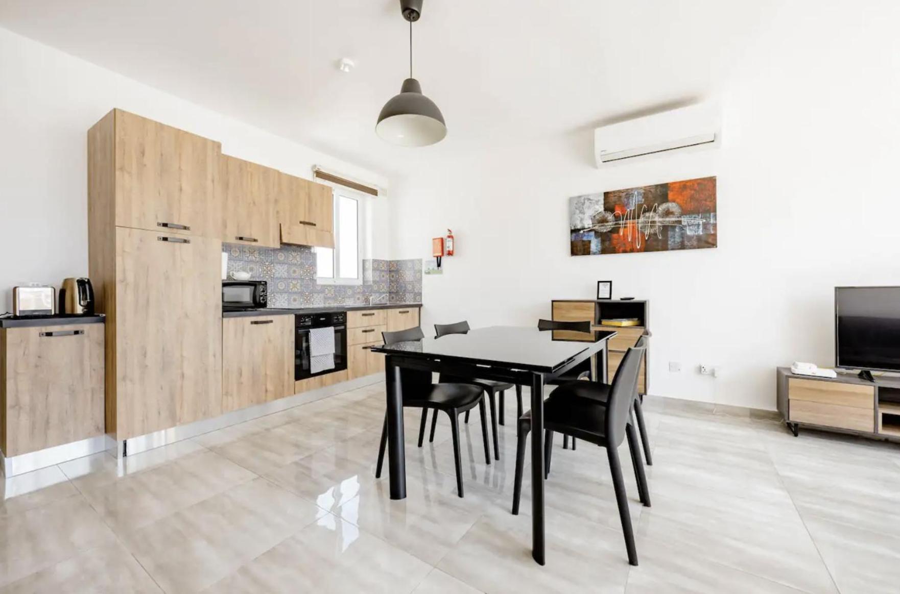 מסידה F12 Room 1, Private Room Two Single Beds Shared Bathroom In Shared Flat מראה חיצוני תמונה