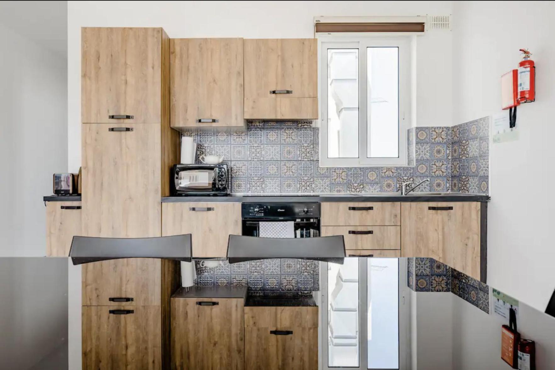 מסידה F12 Room 1, Private Room Two Single Beds Shared Bathroom In Shared Flat מראה חיצוני תמונה